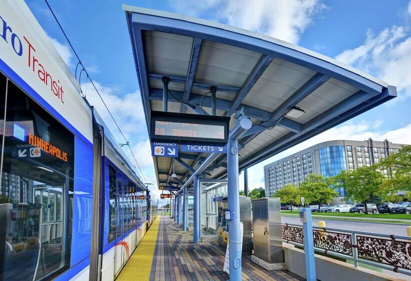 هتل Embassy Suites By Hilton Minneapolisairport