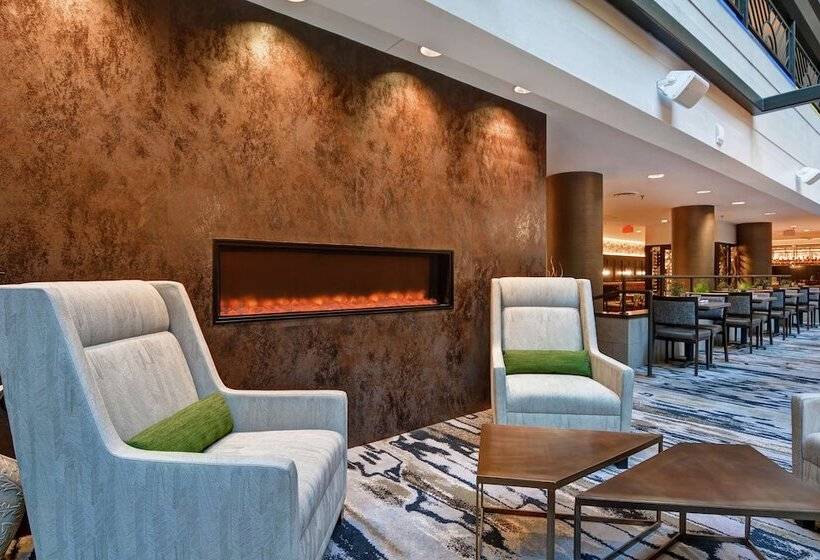 هتل Embassy Suites By Hilton Minneapolisairport