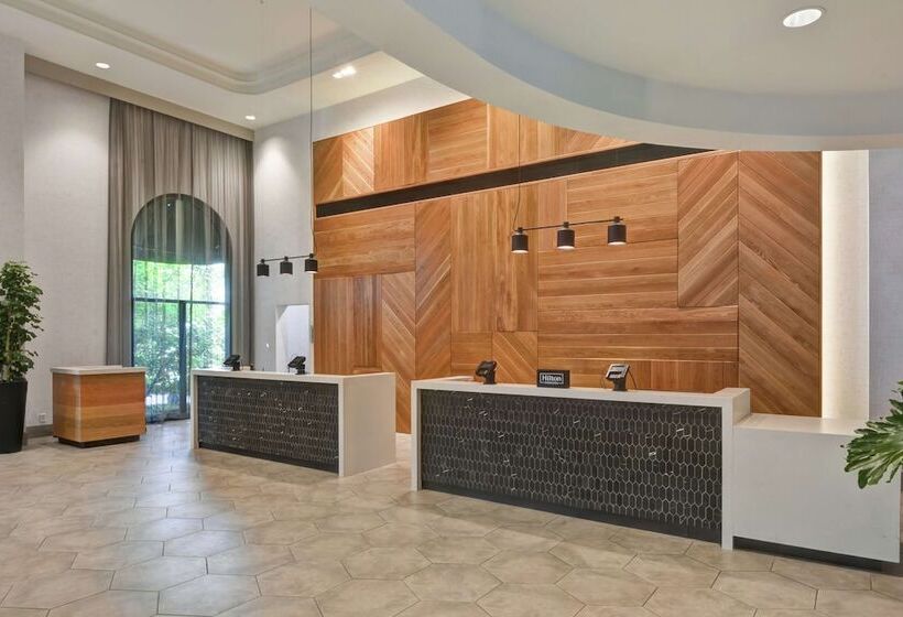 هتل Embassy Suites By Hilton Minneapolisairport