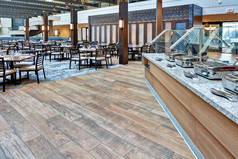 هتل Embassy Suites By Hilton Minneapolisairport