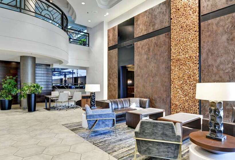 هتل Embassy Suites By Hilton Minneapolisairport