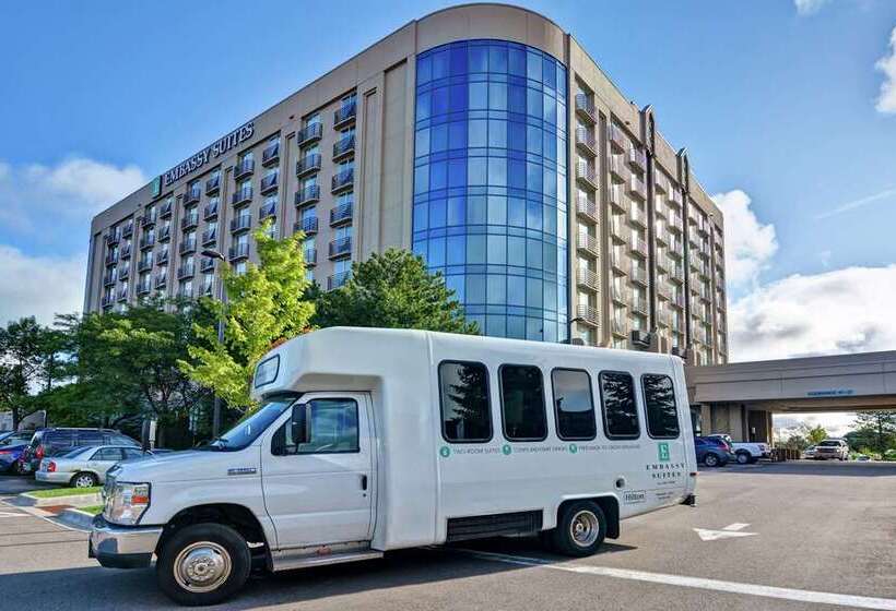 هتل Embassy Suites By Hilton Minneapolisairport