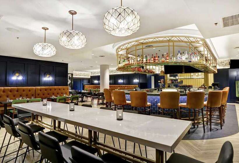 هتل Embassy Suites By Hilton Minneapolisairport