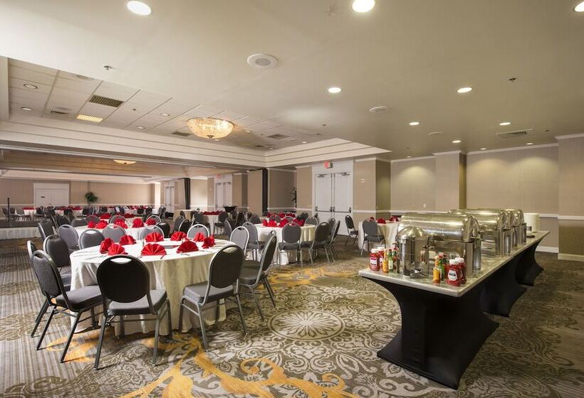 هتل Embassy Suites By Hilton Newark Wilmington South