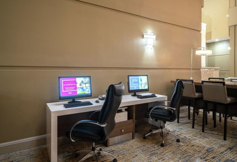 בית מלון כפרי Embassy Suites By Hilton Nashville At Vanderbilt