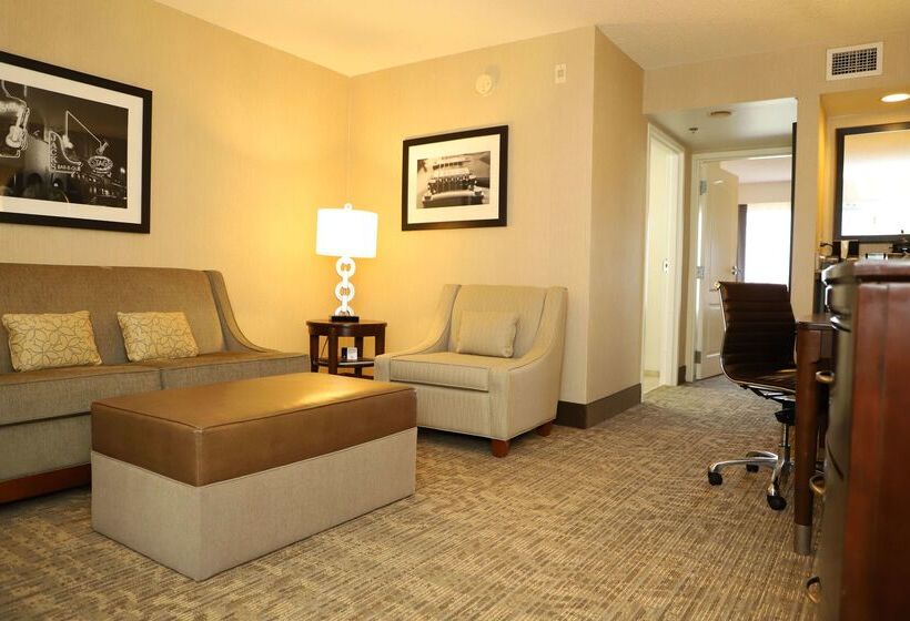 בית מלון כפרי Embassy Suites By Hilton Nashville At Vanderbilt