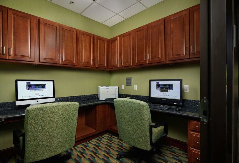 فندق Hampton Inn Bermuda Run