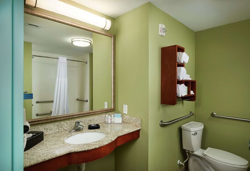 فندق Hampton Inn Bermuda Run