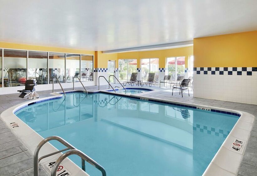 בית מלון כפרי Hilton Garden Inn Allentown West