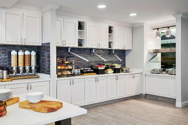 בית מלון כפרי Hilton Garden Inn Allentown West