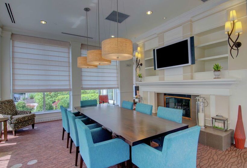 בית מלון כפרי Hilton Garden Inn Norwalk
