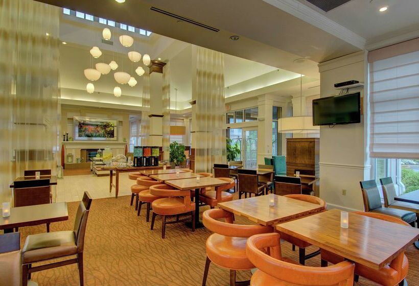 בית מלון כפרי Hilton Garden Inn Norwalk