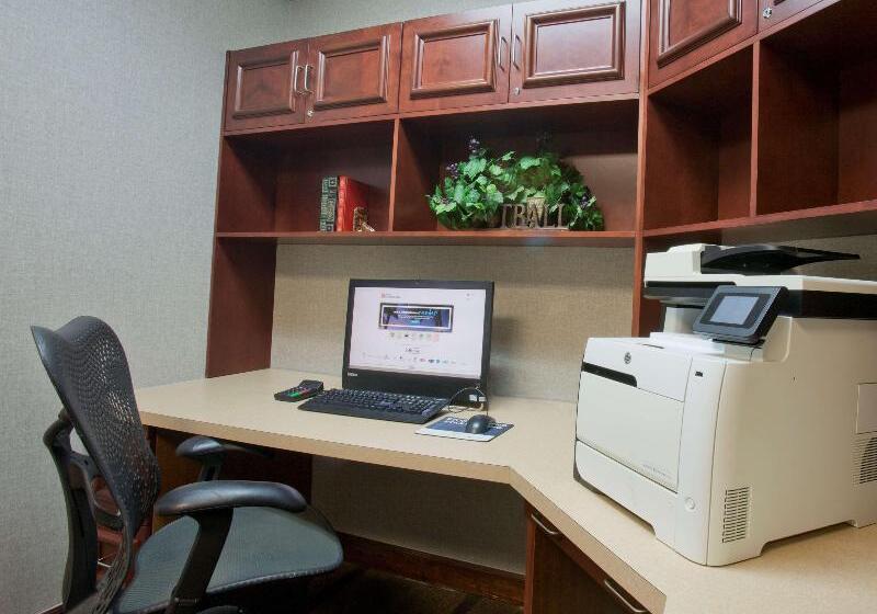 فندق Hilton Garden Inn Starkville