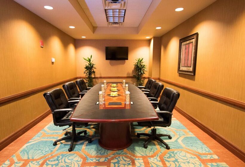 فندق Hilton St. Petersburg Carillon Park