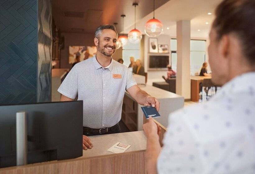 هتل Atwell Suites Austin Airport, An Ihg