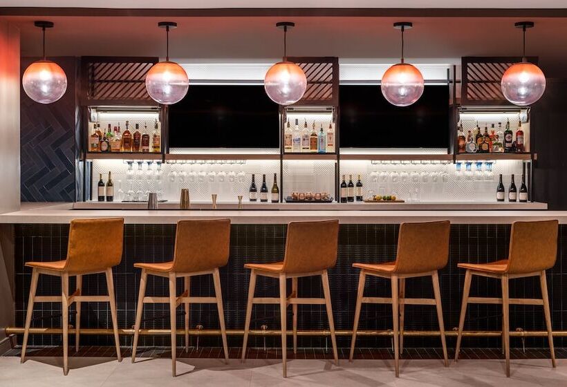 هتل Atwell Suites Austin Airport, An Ihg