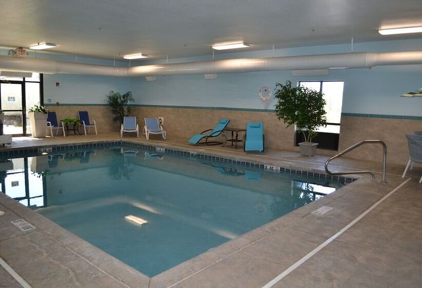 ホテル Holiday Inn Express & Suites Kent   University Area By Ihg