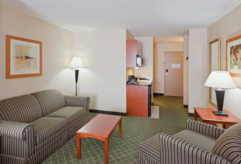 ホテル Holiday Inn Express & Suites Kent   University Area By Ihg