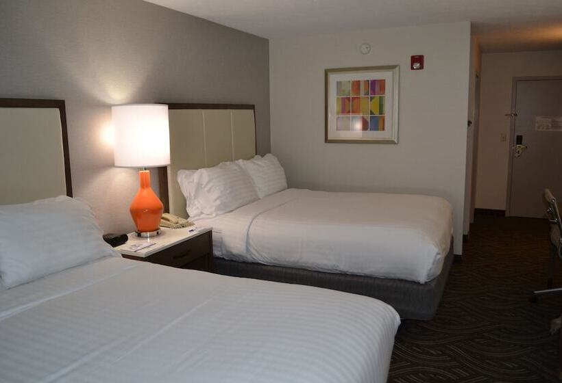 ホテル Holiday Inn Express & Suites Kent   University Area By Ihg