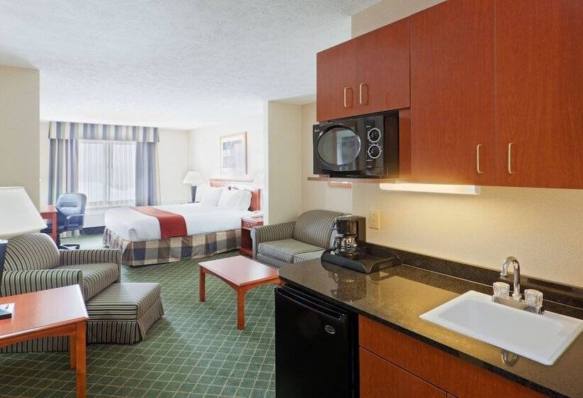 ホテル Holiday Inn Express & Suites Kent   University Area By Ihg