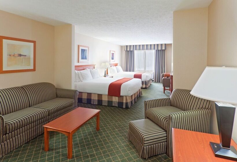 ホテル Holiday Inn Express & Suites Kent   University Area By Ihg