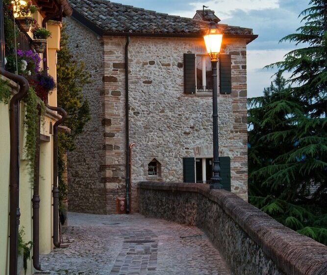 فندق Oste Del Castello Wellness & Bike