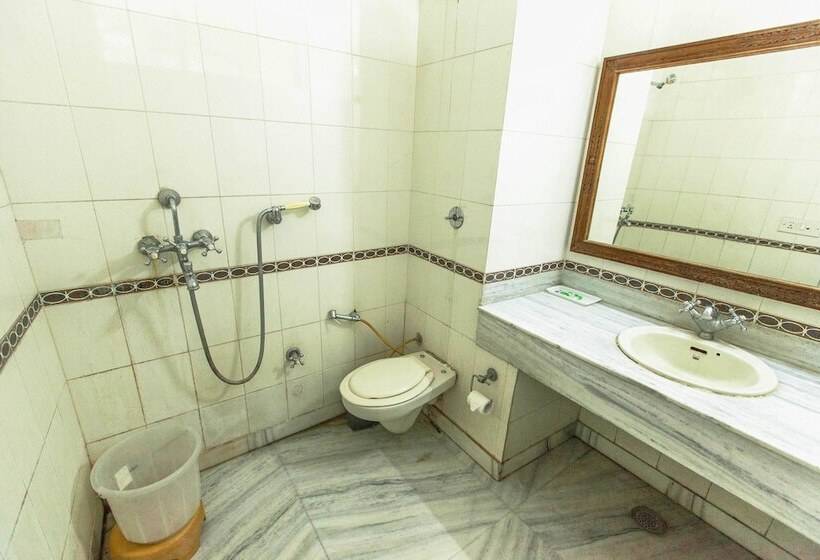 호텔 Subash International