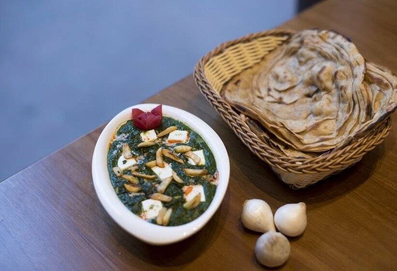 בית מלון כפרי Vits Sharanam Thane