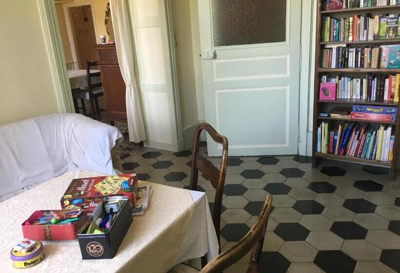 住宿加早餐  Chambres D Hôtes Et Roulotte Au Bonheur Du Parc