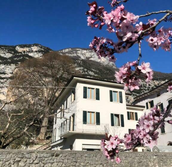 مبيت وإفطار Garnì Delle Rose