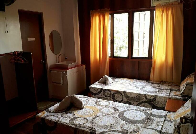 민박 Villa Del Carmen Haven Bohol