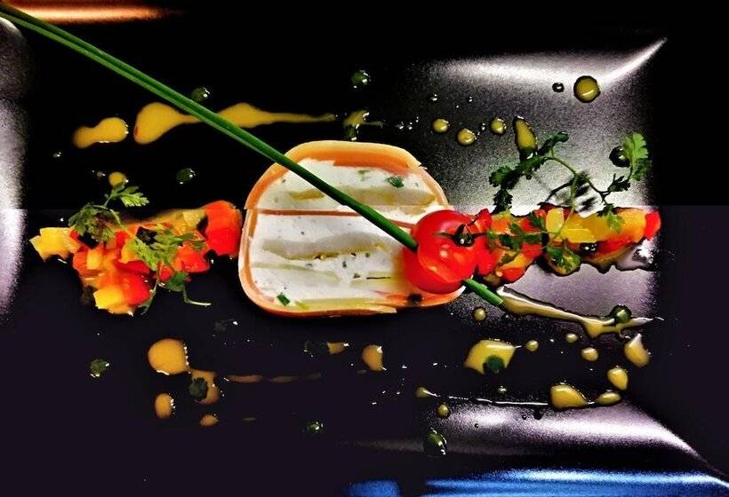 Logis Hotel Restaurant L Orée Des Bois