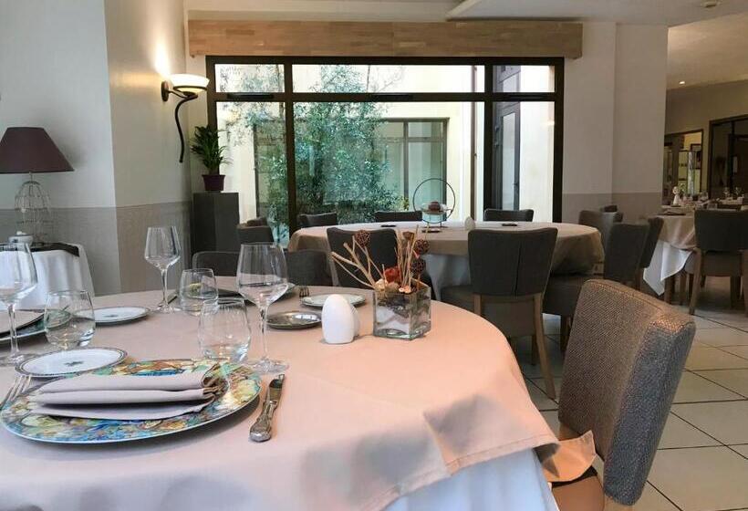 Logis Hotel Restaurant L Orée Des Bois