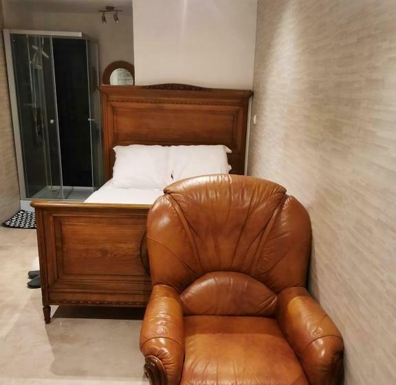 مبيت وإفطار Chambre Meublée Indépendante, Jacuzzi Dans La Chambre Située à Amblainville à 35 Minutes De Paris