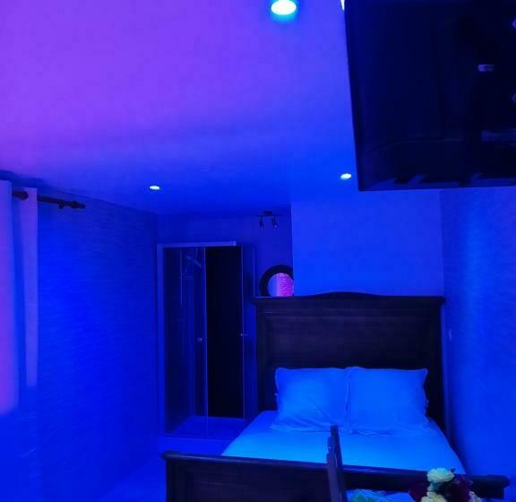 مبيت وإفطار Chambre Meublée Indépendante, Jacuzzi Dans La Chambre Située à Amblainville à 35 Minutes De Paris