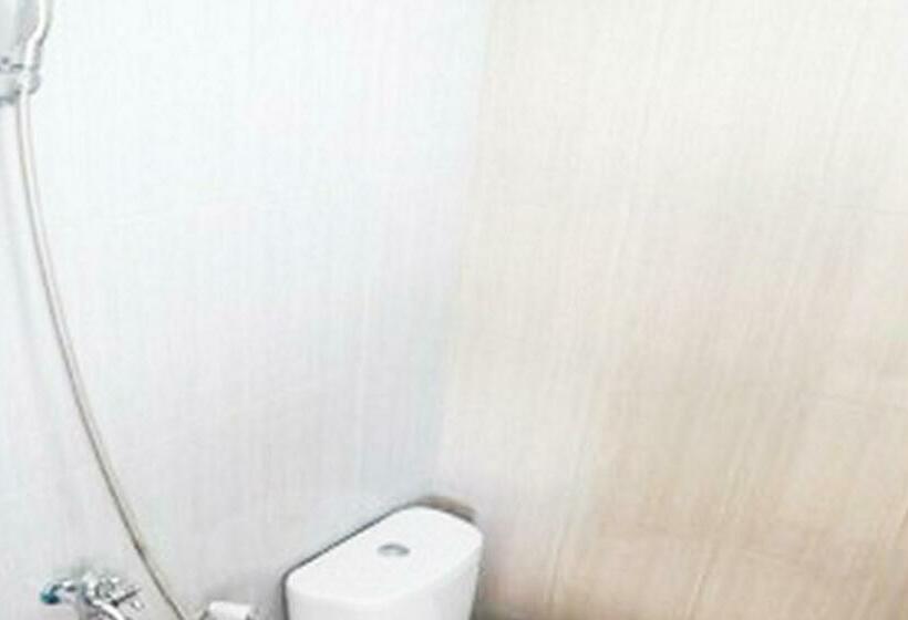 ホテル Muzdalifa Syariah Near Alun Alun Gresik Mitra Reddoorz