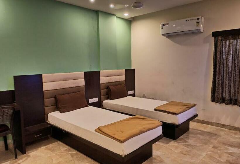 Отель Narmada And Guest House
