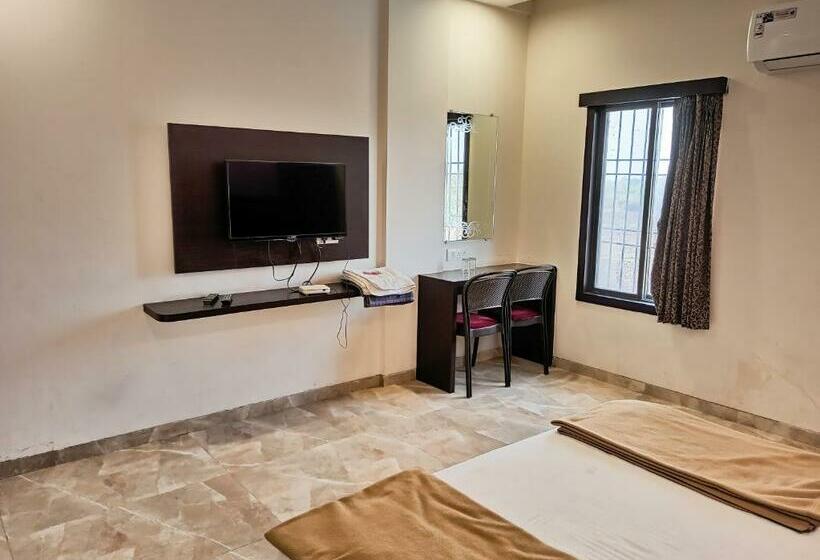 Отель Narmada And Guest House
