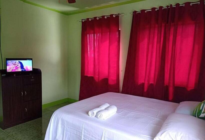 ホテル Reddoorz @ Garcia Hernandez Bohol