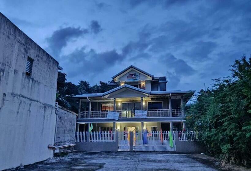 ホテル Reddoorz @ Garcia Hernandez Bohol
