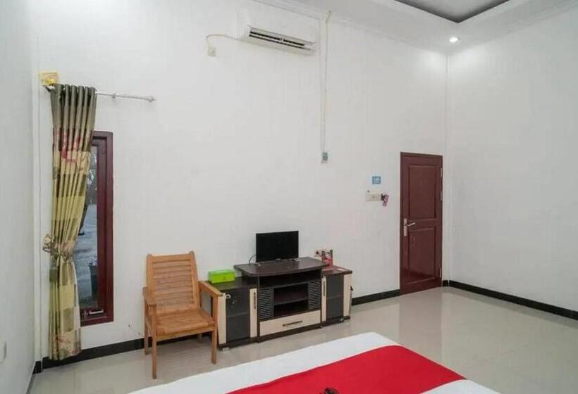 هتل Reddoorz Syariah Near Syamsudin Noor Airport 4