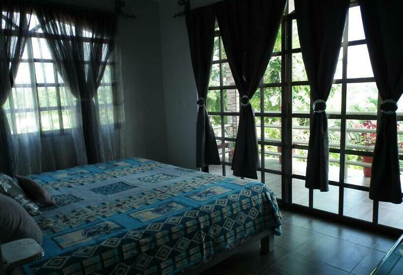 بنسيون Posada Yaxche