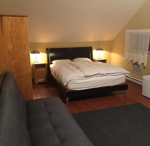 住宿加早餐  Crowsnest Vineyards Guesthouse