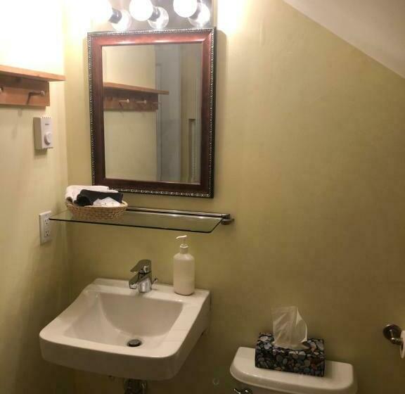 住宿加早餐  Crowsnest Vineyards Guesthouse