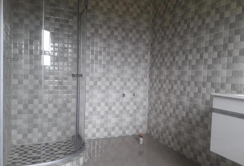 צימר Vakhusi Guesthouse
