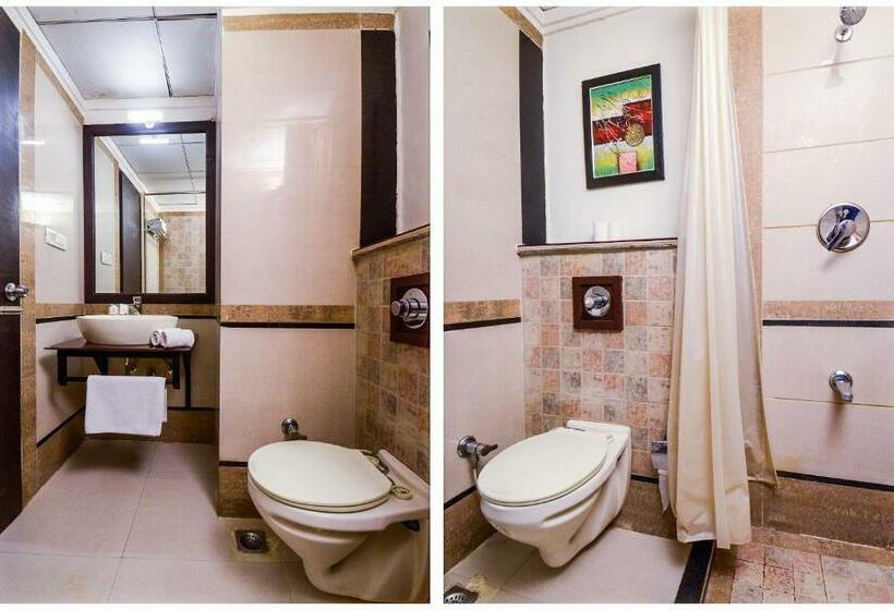 Отель Oyo 19628 Amba International