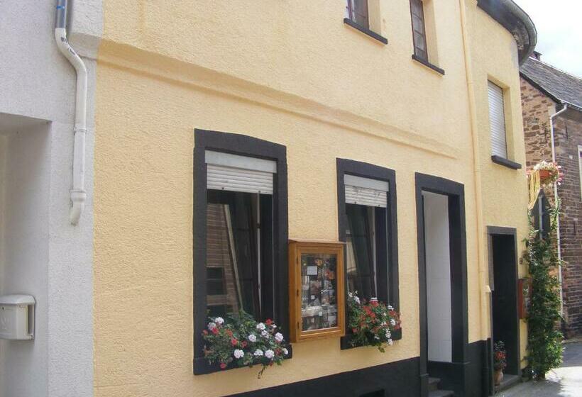 ペンション Zum Achten Himmel