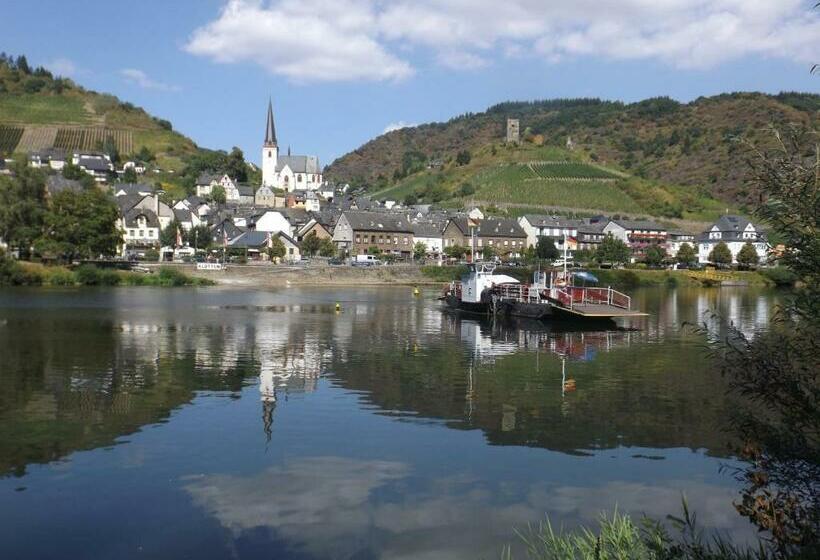 ペンション Zum Achten Himmel