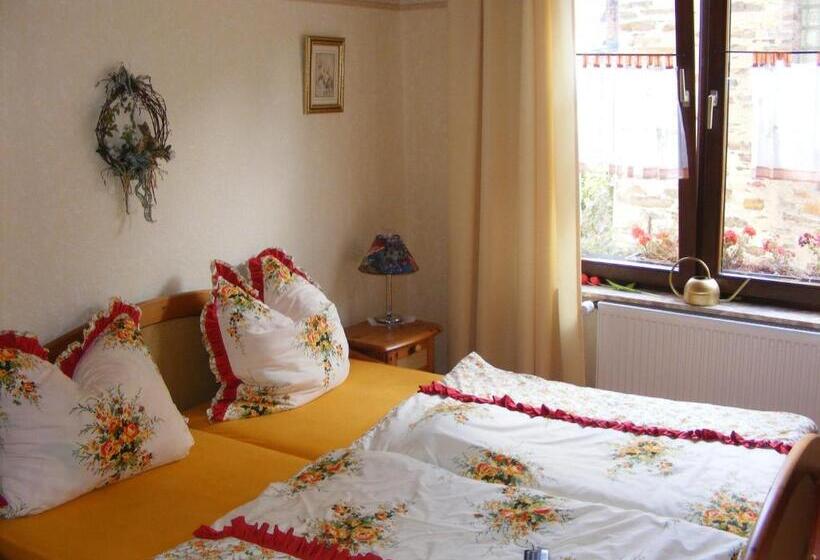 ペンション Zum Achten Himmel