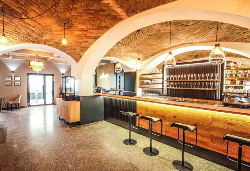 هتل Mariel Znojmo